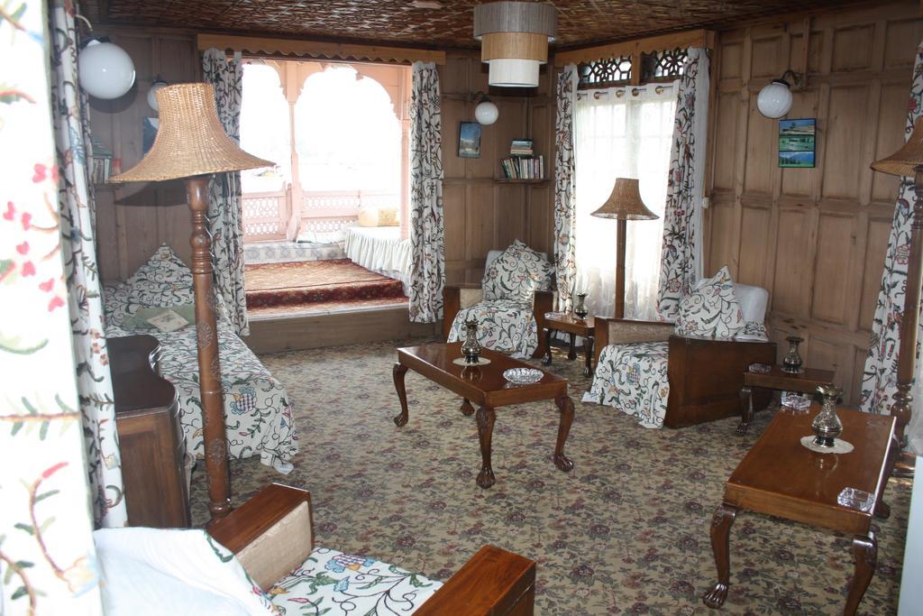 Nagin Bagh Akbar Group Of Heritage Houseboats מראה חיצוני תמונה