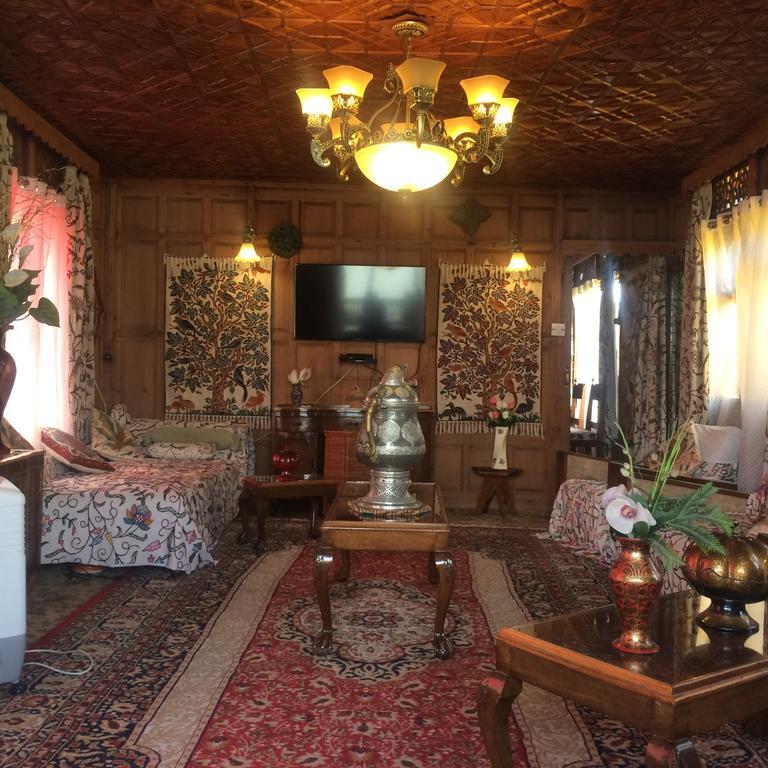 Nagin Bagh Akbar Group Of Heritage Houseboats מראה חיצוני תמונה